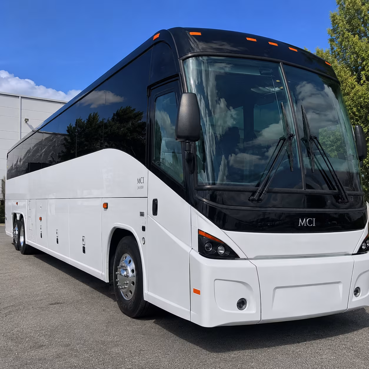 charter bus minibus transfers at roanoke blacksburg regional airport roa
