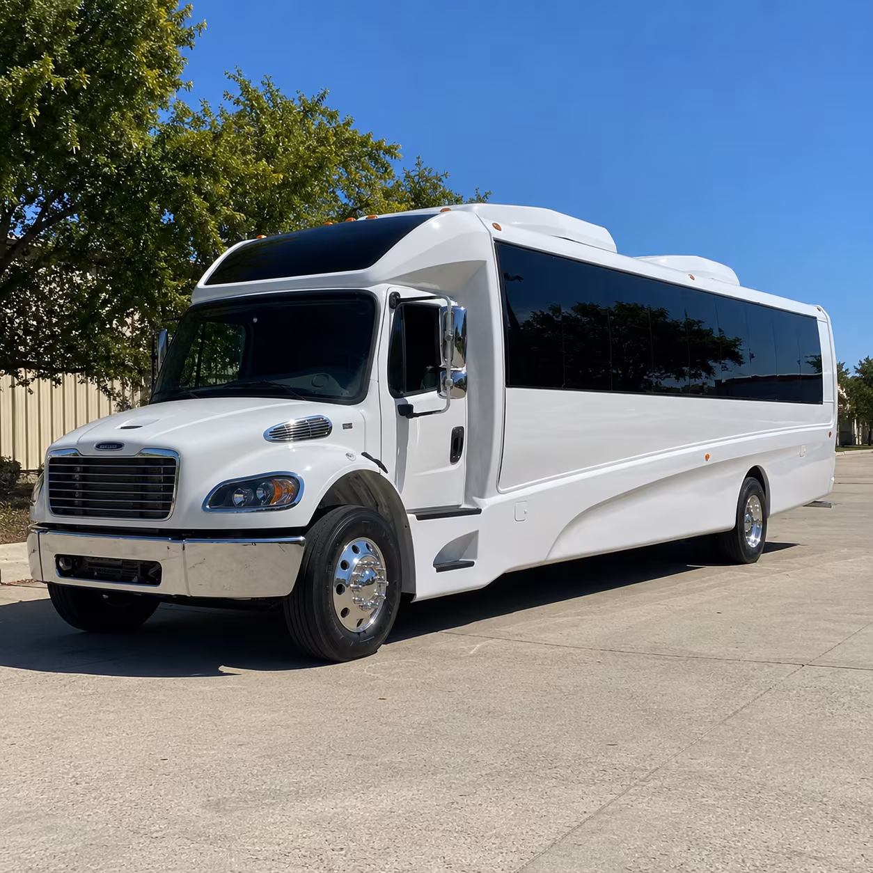 roanoke 35 passenger minibus