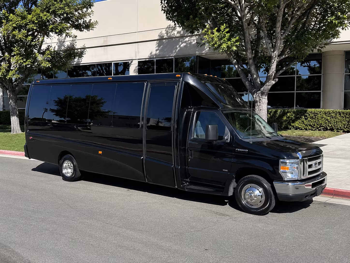 roanoke concert party bus rental