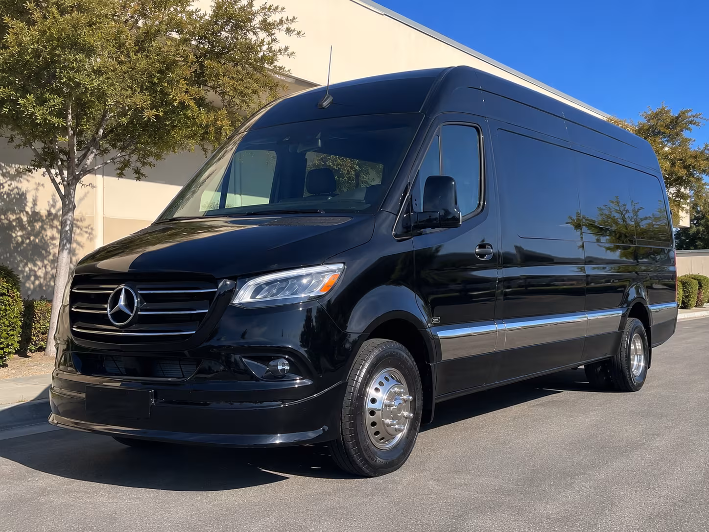 sprinter van and minibus rentals for intimate roanoke winery tours